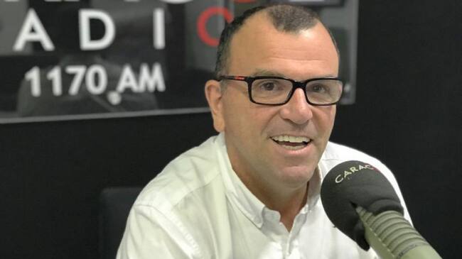 El diputado bolivarense es atendido por personal médico tras sufrir problemas respiratorios