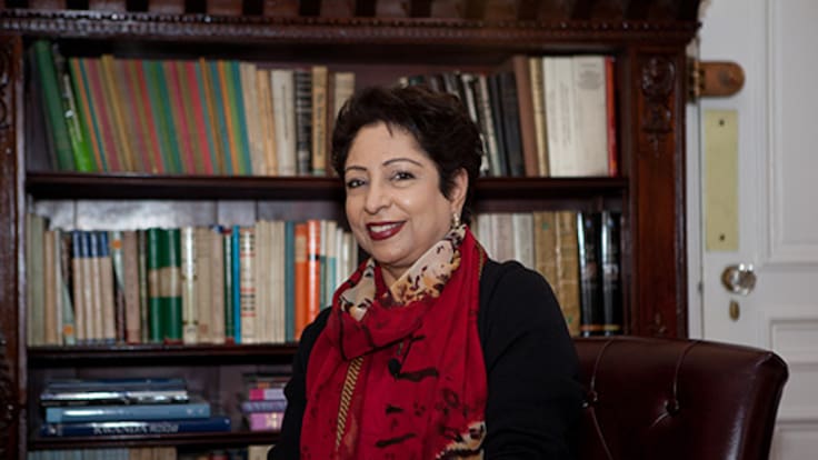 Bloqueo del estrecho de Ormuz por Trump pone en duda mantenimiento del cese al fuego: Maleeha Lodi