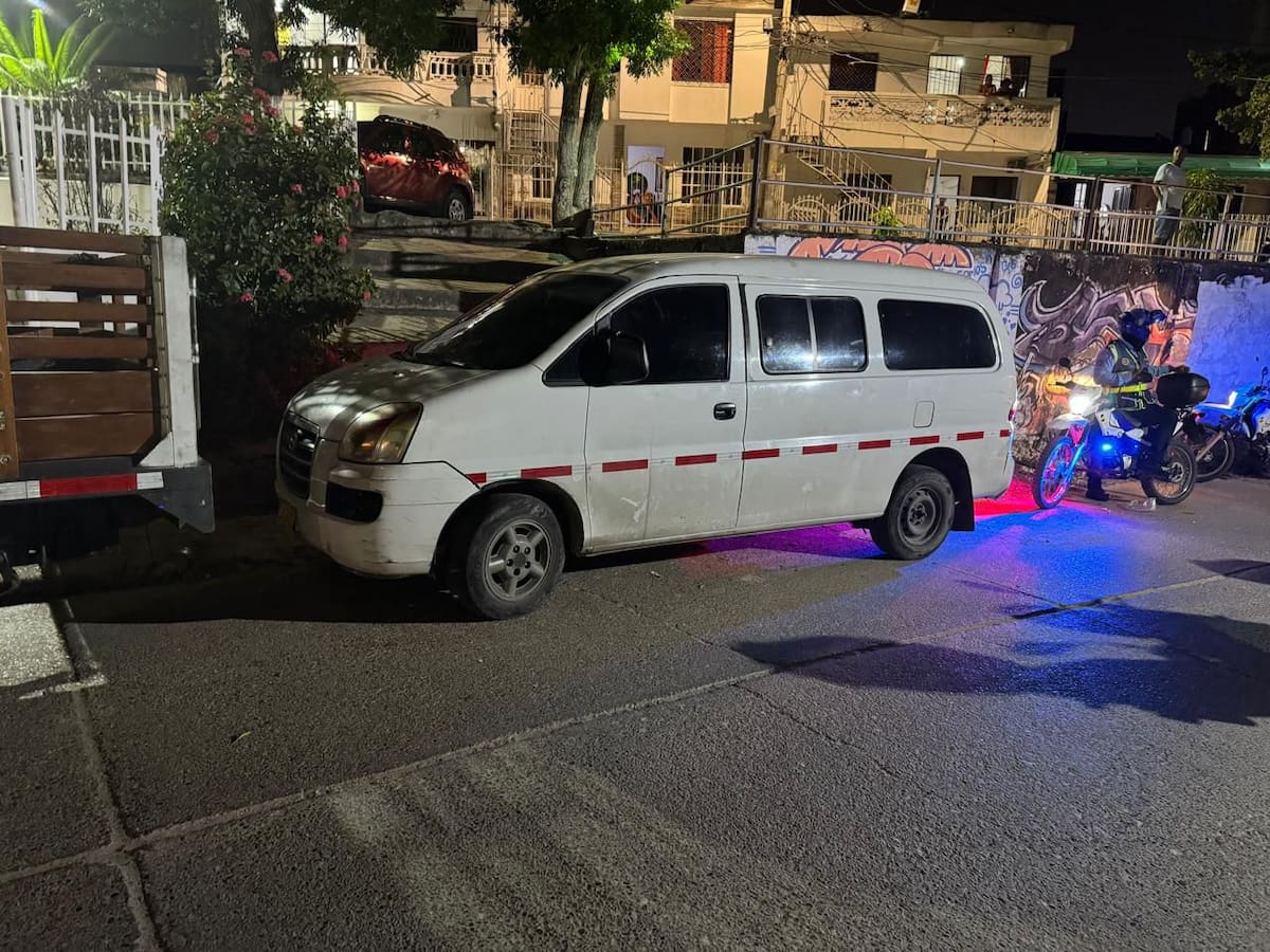 Operativos nocturnos del DATT en Cartagena: más de 30 vehículos inmovilizados y 52 comparendos