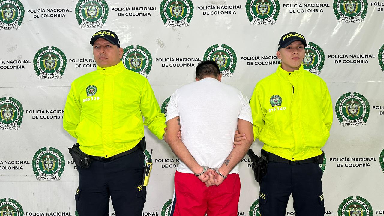 Capturado el hombre señalado de asesinar a comerciante en el barrio Monterredondo de Bucaramanga. Foto: Policía Metropolitana de Bucaramanga. 