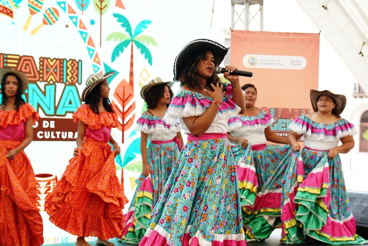 Más que una feria, Expo Indígena es un encuentro que conmemora la diversidad, honra la memoria de los pueblos indígenas y promueve el respeto por sus saberes, costumbres y aportes a la construcción de una Cartagena más incluyente y multicultural.