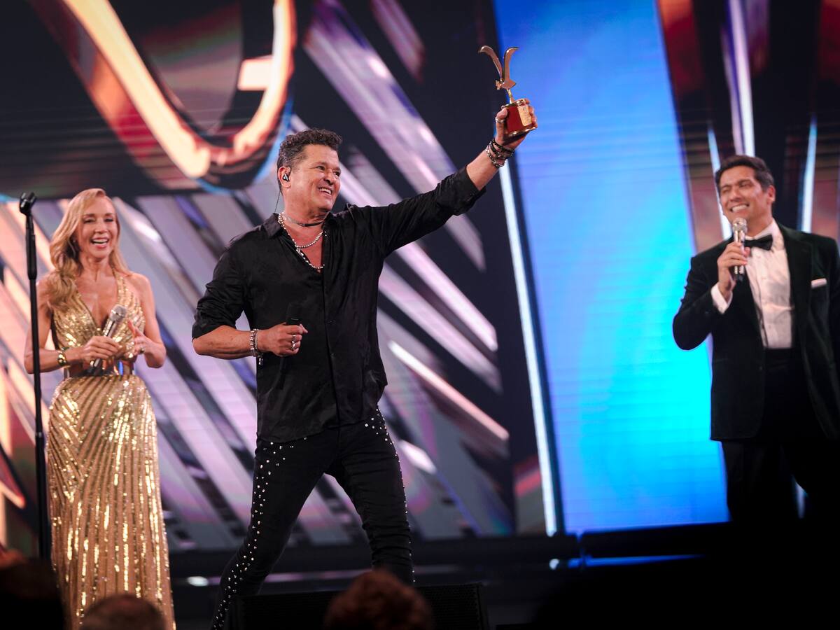 Carlos Vives conquista al monstruo de la Quinta Vergara y se alza con las gaviotas de plata y oro.