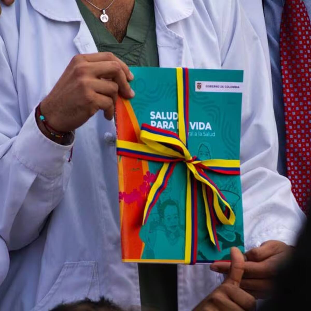 Independientes radicaron nueva reforma a la Salud: “no arrasa con el sistema actual”