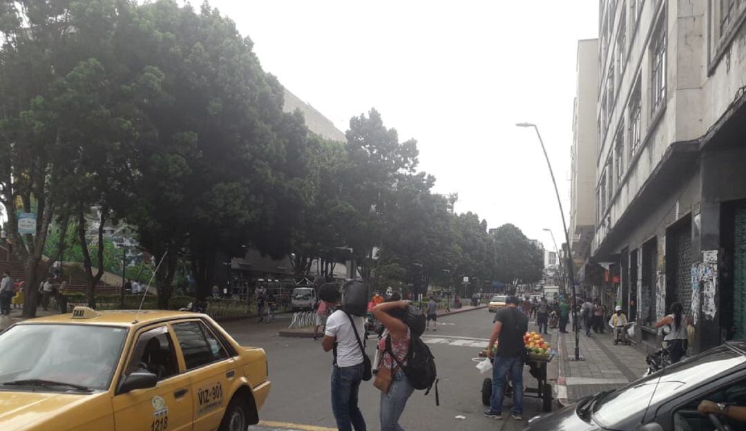 Días de pico y cédula par e impar en el centro de Armenia, carrera 16 con calle 17 esquina