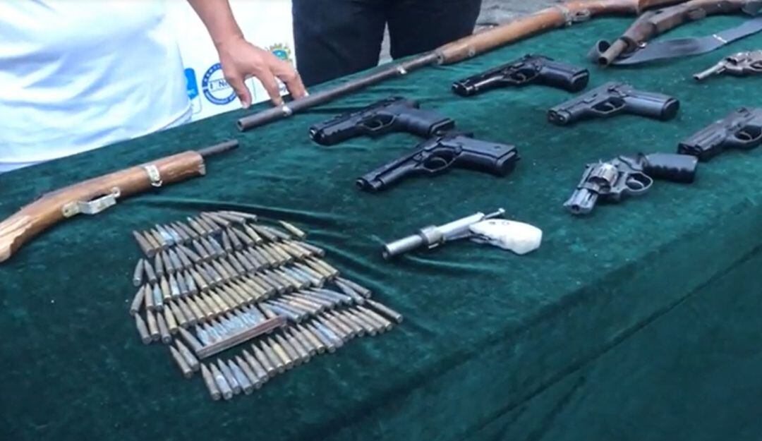 Armas entregadas por la comunidad 
