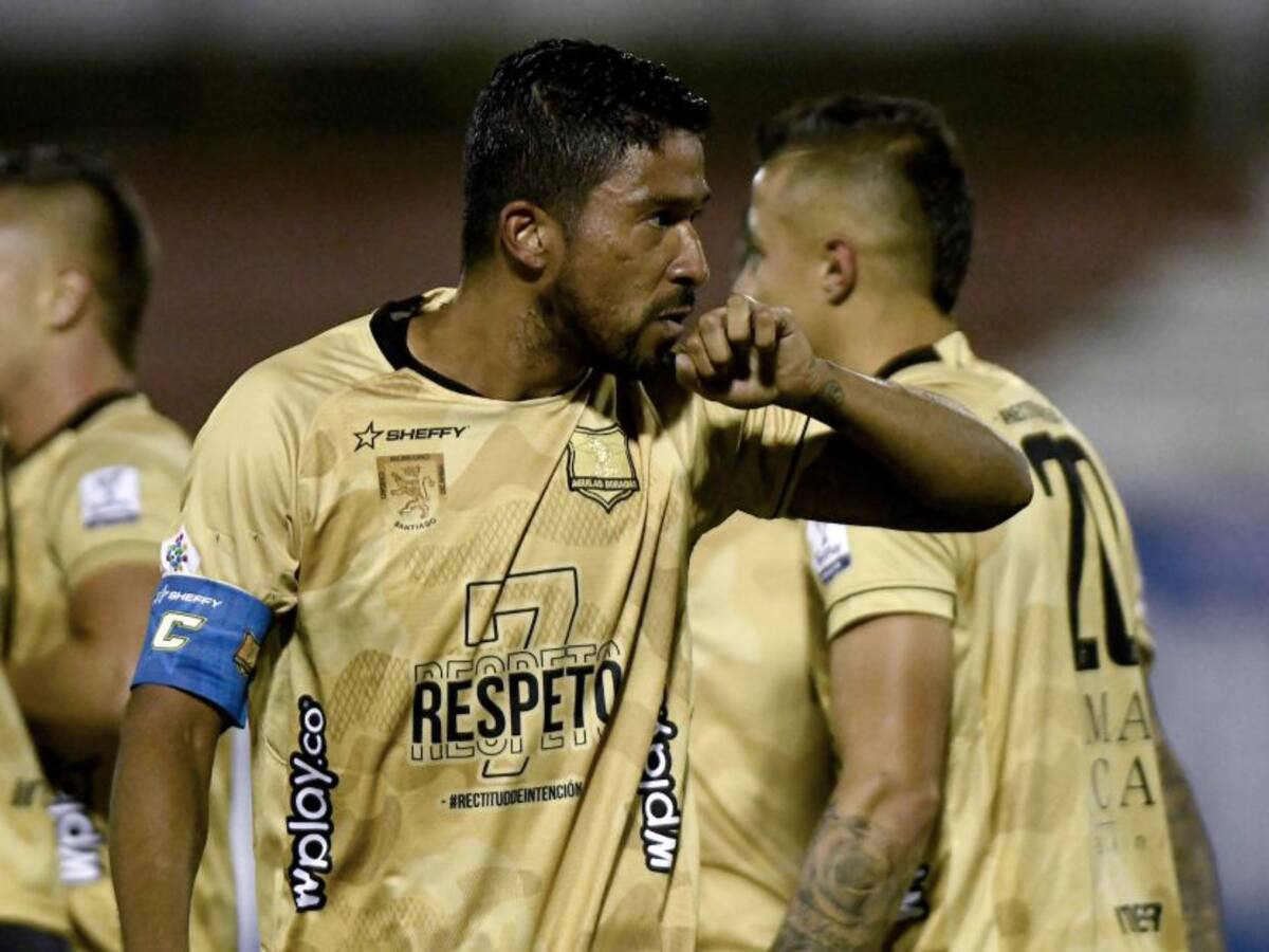 Show de Marrugo con Águilas y casi marca gol de antología