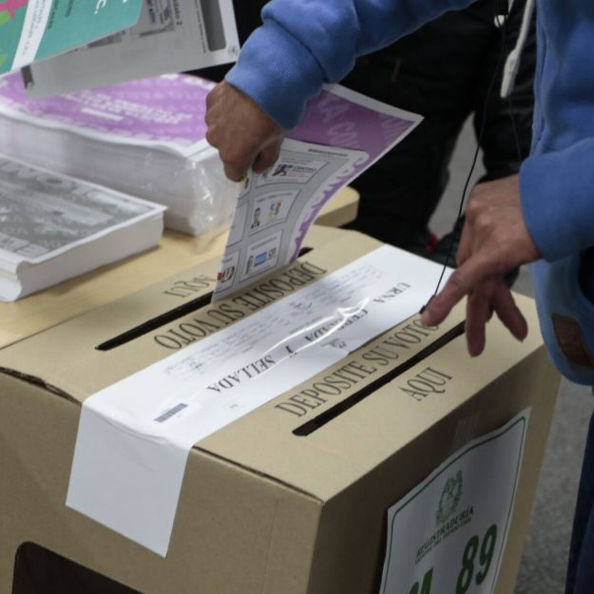 Partidos que van a consultas podrán avalar varios precandidatos