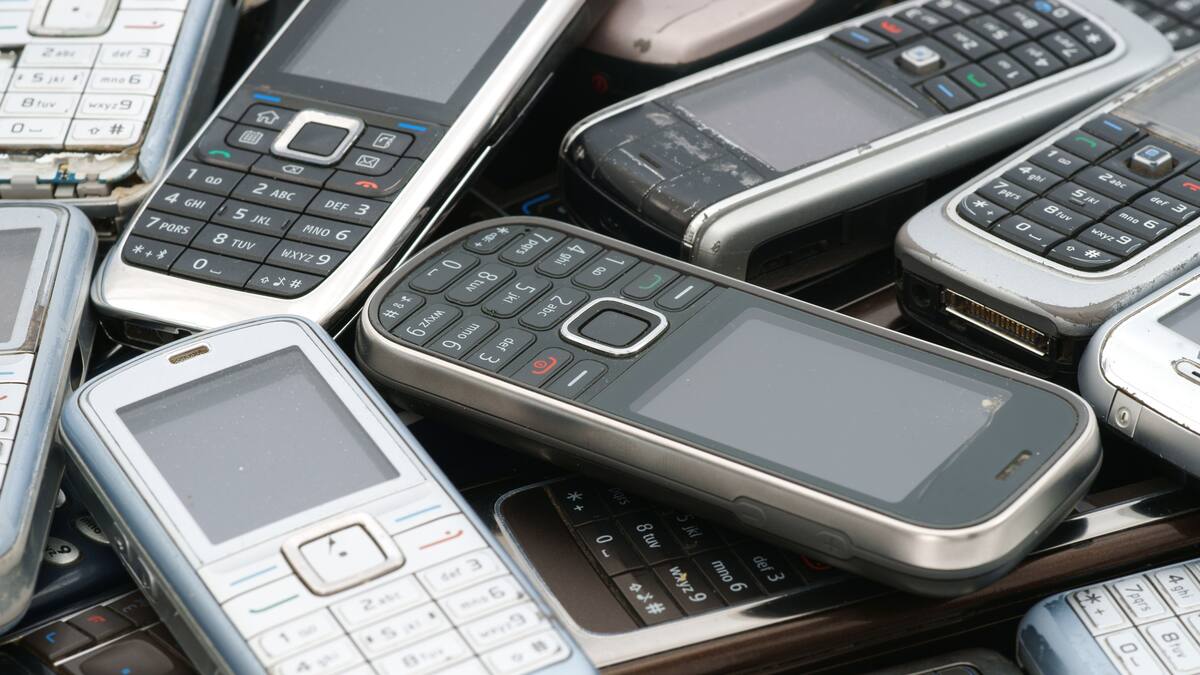 ¿Cómo estudiar gratis y desde un celular viejo tipo ‘flecha’?