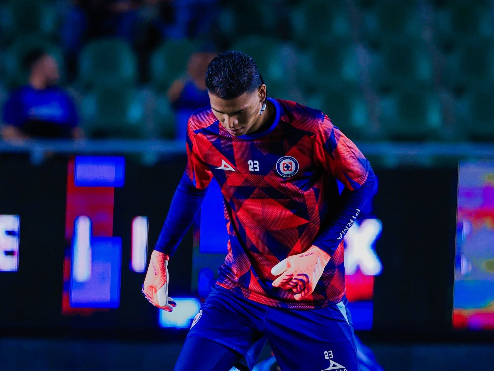 Kevin Mier en su regreso a las canchas con Cruz Azul / Twitter: @CruzAzul.