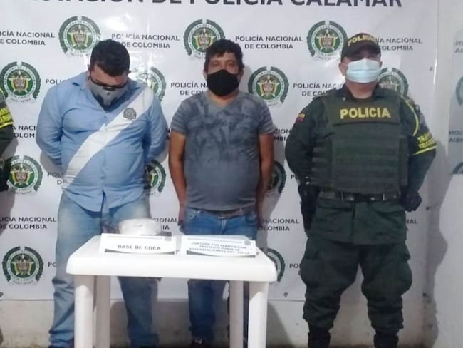 Incautan cocaína dentro de camioneta para transporte de pasajeros