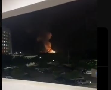 URGENTE : Se reportan explosiones y sobrevuelos en Caracas, Venezuela