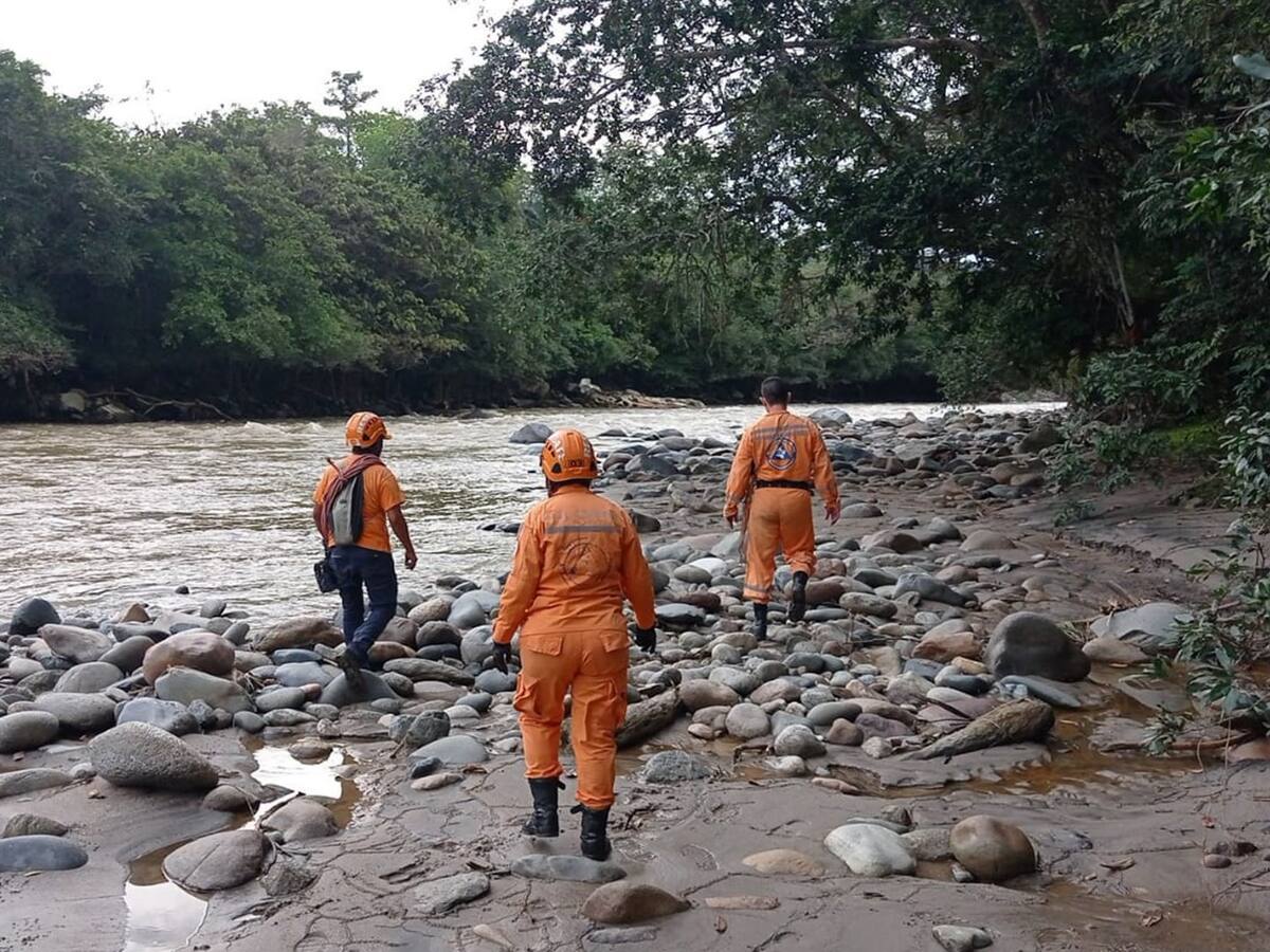 Buscan cuerpo de menor que desapareció en un río en Chaparral, Tolima