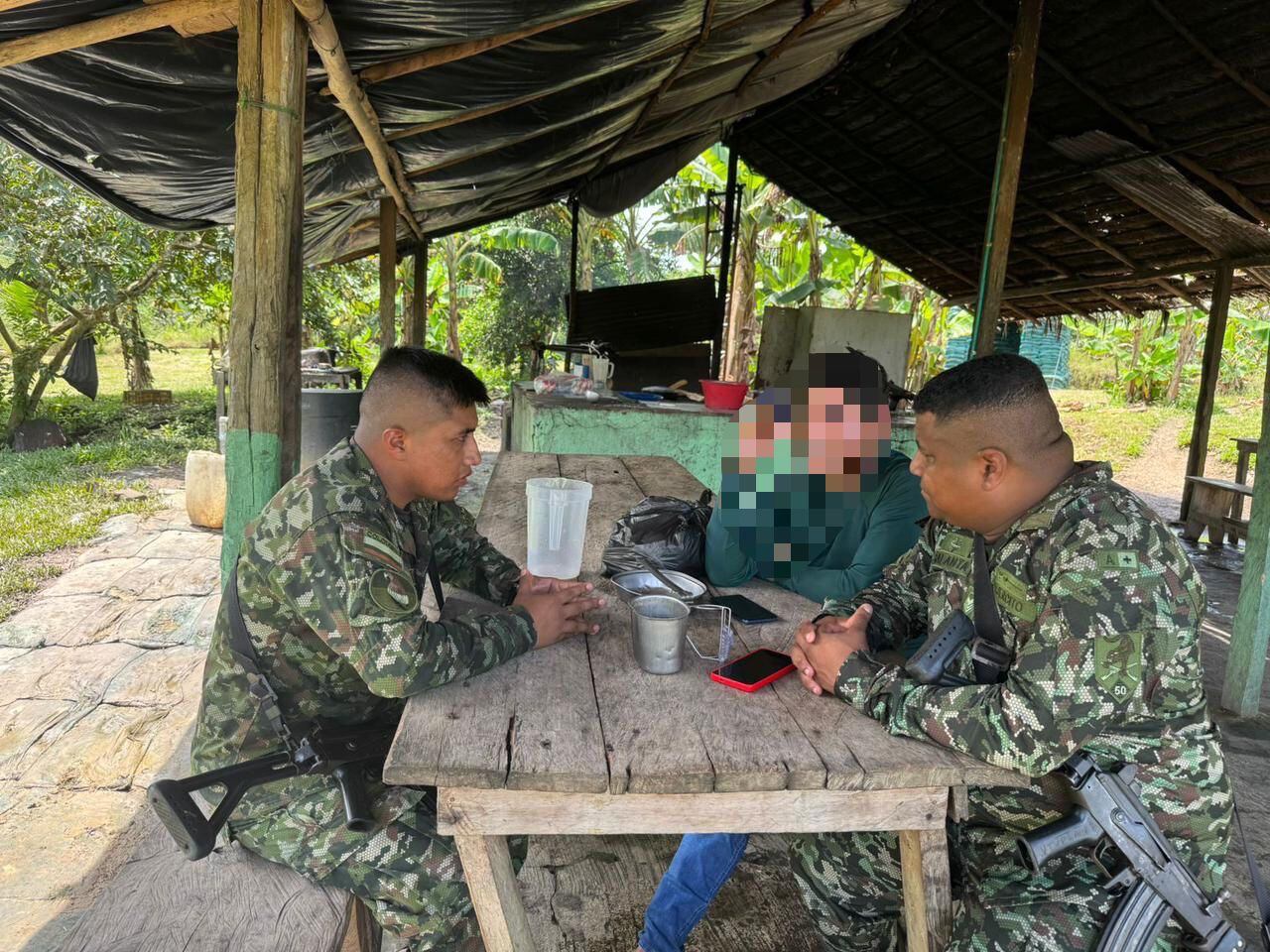 Se entrega alias ‘Olmer’, cabecilla del Bloque Amazonas y hombre cercano a ‘Iván Mordisco’