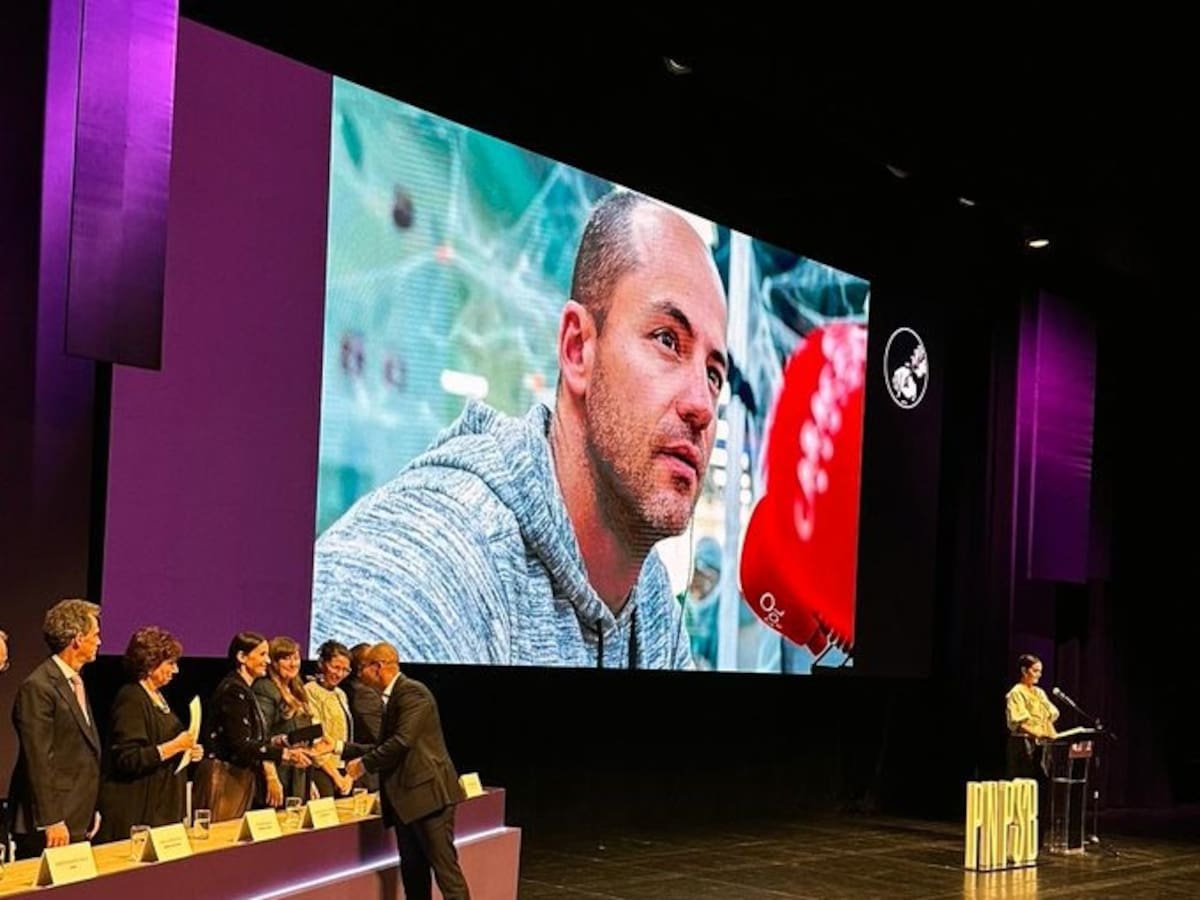 Jorge Espinosa ganó Premio Simón Bolívar 2023 por investigación del MinMinas