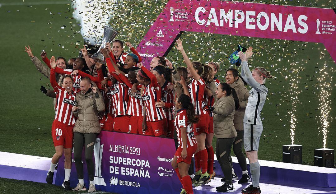 Atlético de Madrid derrotó al Levante y ganó la Supercopa de España.