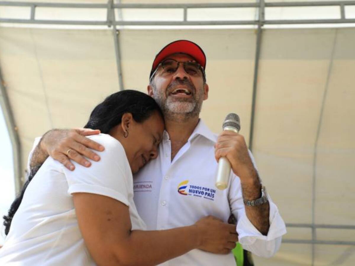 Familias en condición de pobreza ganaron su casa gratis en Bolívar