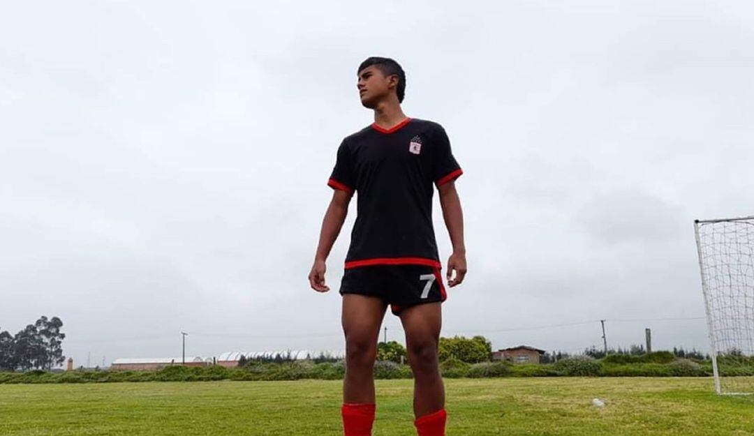El joven futbolista Miller Stiven Falla.
