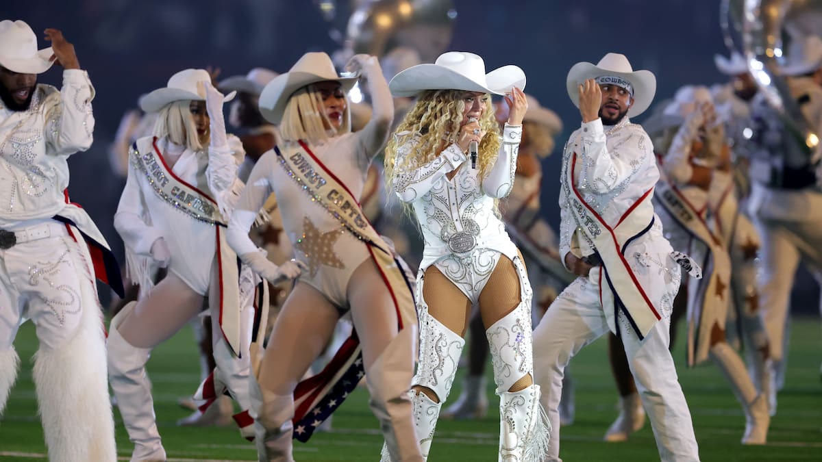 “Hubo disciplina y trabajo”: Yainer Ariza, el colombiano que bailó con Beyoncé en show de la NFL