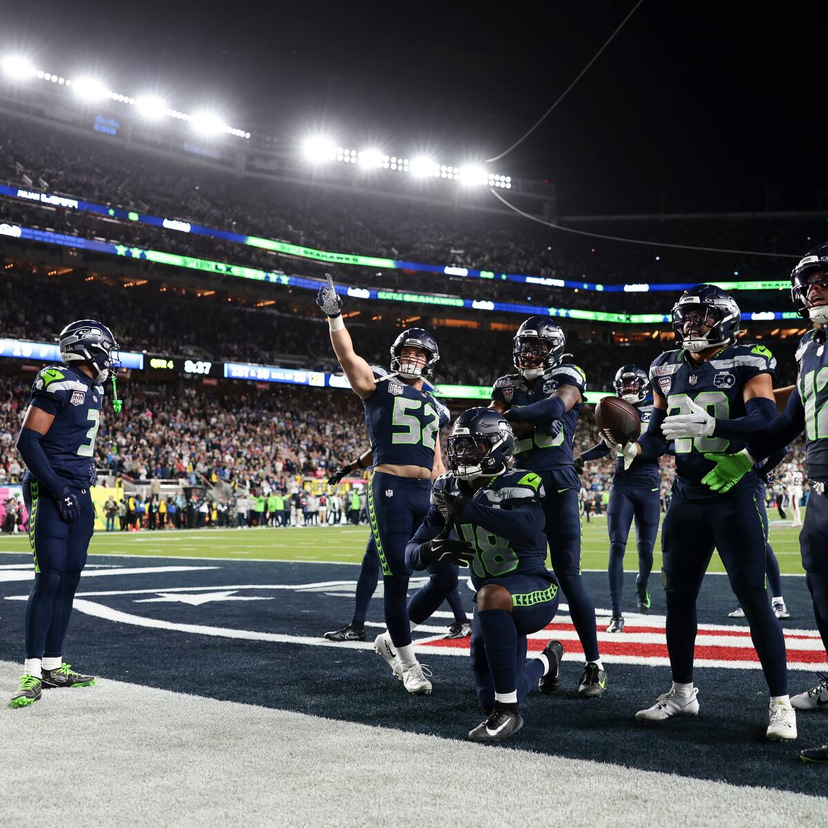 Los Seattle Seahawks ganan el Super Bowl, tras aplastar a los Patriots de Christian González