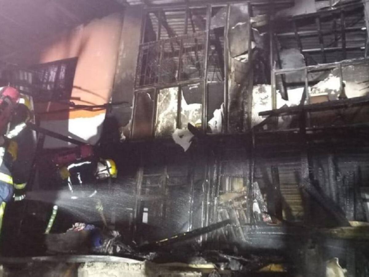 Una casa destruida y otra parcialmente afectada, tras incendio en Manizales