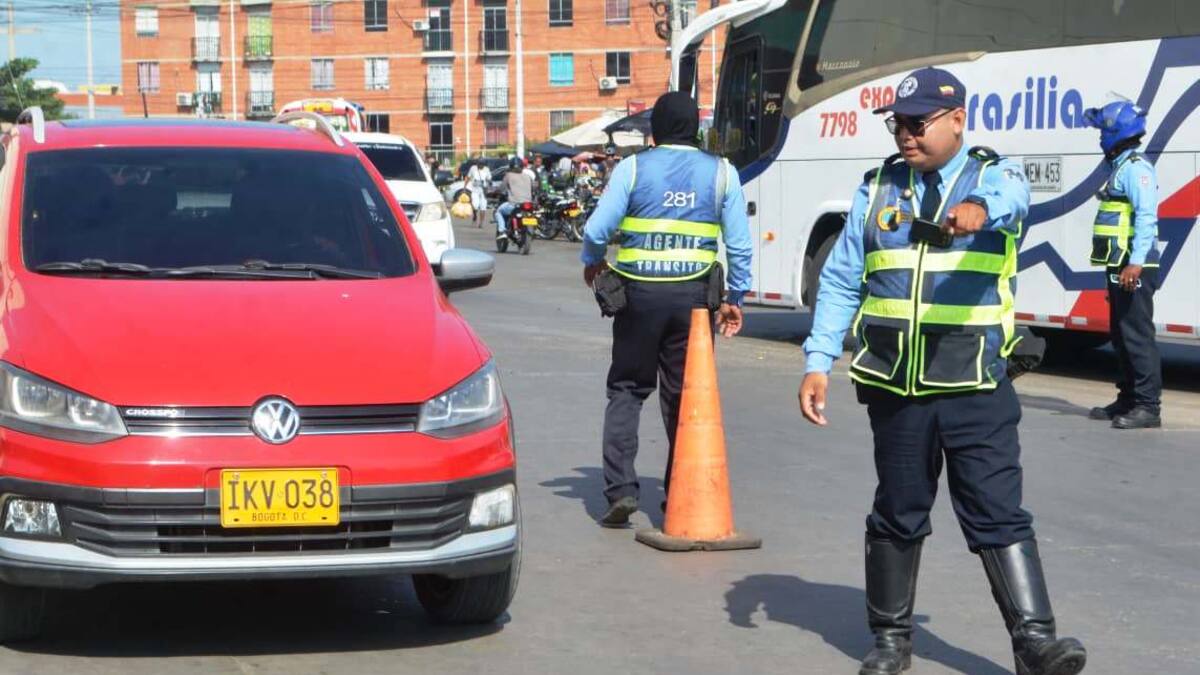 Operativos en Santa Lucía y la Terminal de Transportes dejan más de 130 vehículos inmovilizados