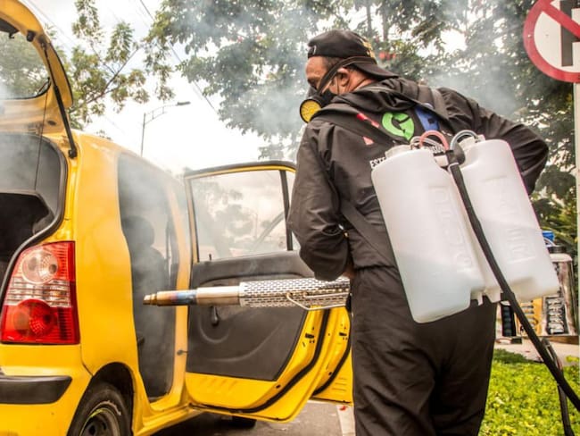 Floridablanca realizó jornada de desinfección a taxis