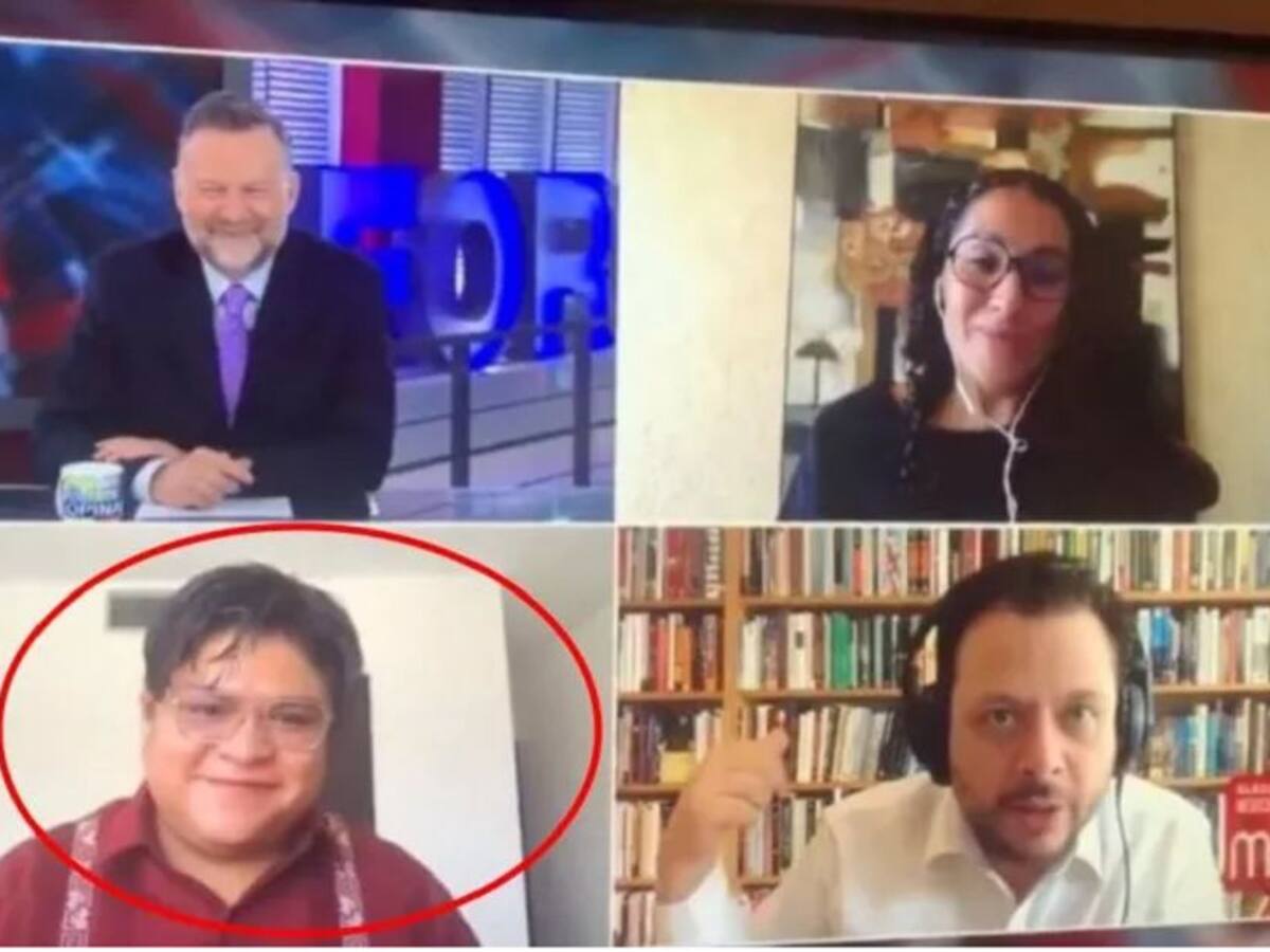 (VIDEO) En plena entrevista apareció mujer en paños menores