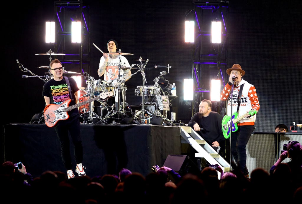 Mark Hoppus, Travis Barker, y Matt Skiba de Blink-182 / Getty Images