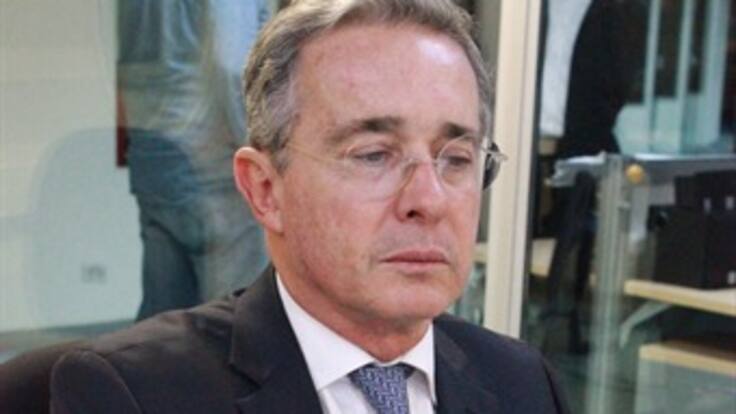 Uribe dice que no se debe juzgar a José Obdulio Gaviria por ser primo de Pablo Escobar