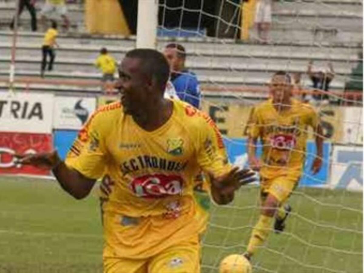 Huila confirma a 'champeta' Velásquez en la final del fútbol colombiano