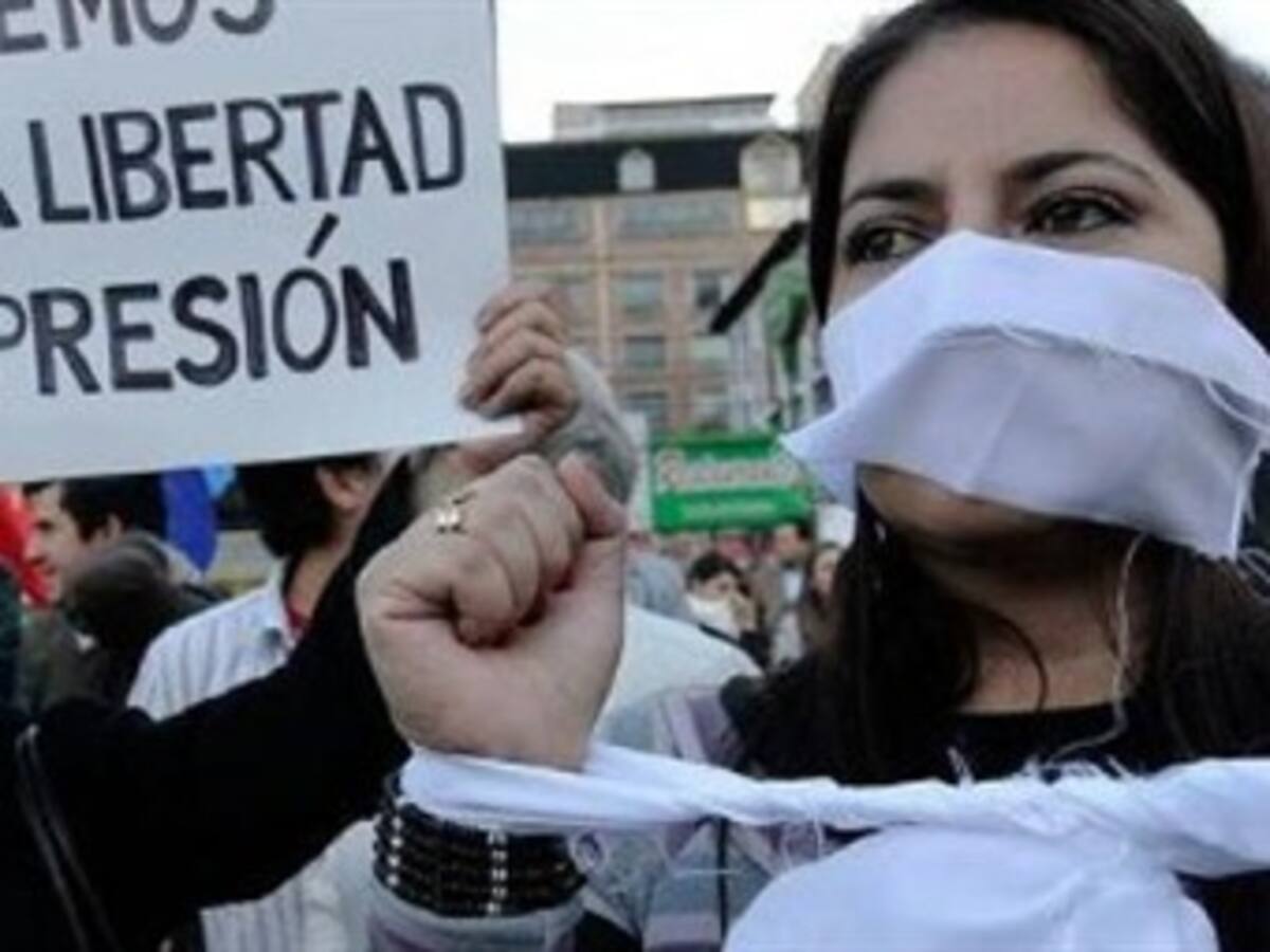 Aprueban la “Ley Mordaza” que regula los medios en Ecuador