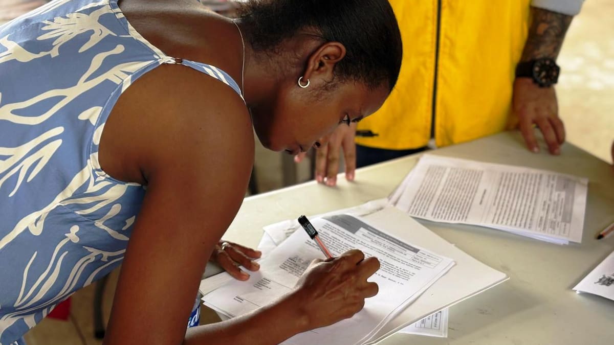 1.870 personas se benefician con nueva dotación para espacios educativos y culturales en Bolívar