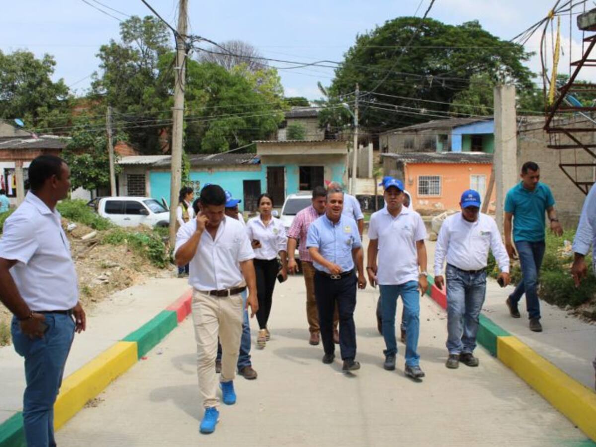 Alcalde supervisa y entrega obras realizadas por Edurbe