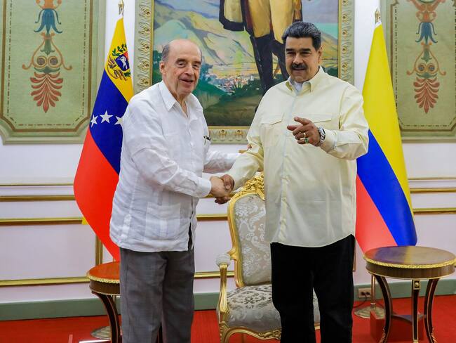 Canciller Álvaro Leyva  y presidente Nicolás Maduro. Foto: @NicolasMaduro