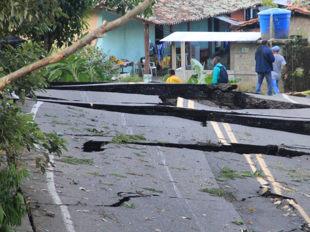 Más de un mes tardaría en habilitarse la vía Bucaramanga - Barrancabermeja: GRD Santander