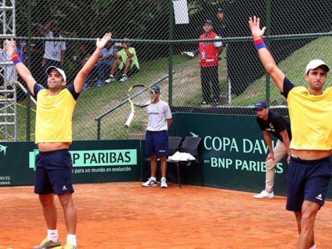 Cabal y Farah por el punto que sentencie la serie en la Copa Davis