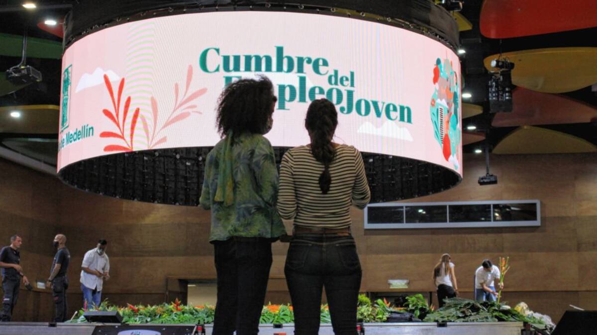 Con charlas, ofertas y orientaciones, arranca la Cumple de Empleo Joven