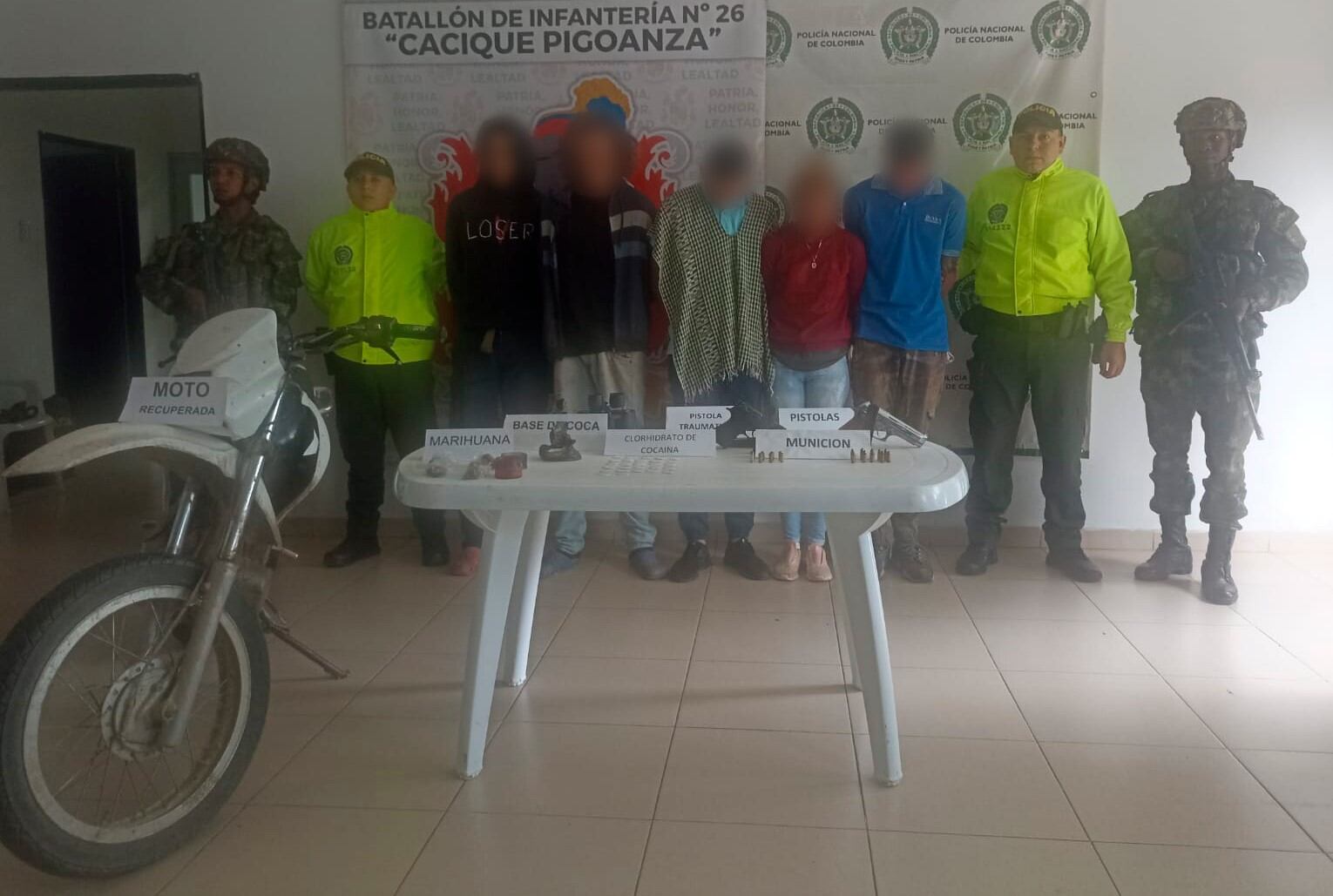 Se logró la captura de 5 personas y la incautación de más de 30 dosis de clorhidrato de cocaína.