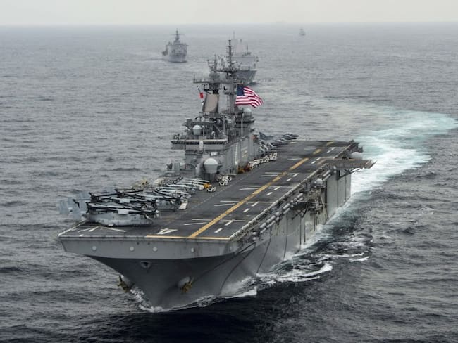 Vista del barco de asalto anfibio estadounidense USS Boxer (LHD 4) durante el ejercicio militar Ssang Yong. Contenido de Operaciones de la Armada de EE.UU.
