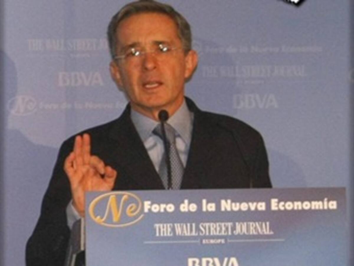 El presidente Alvaro Uribe respalda nueva "purga" en el DAS