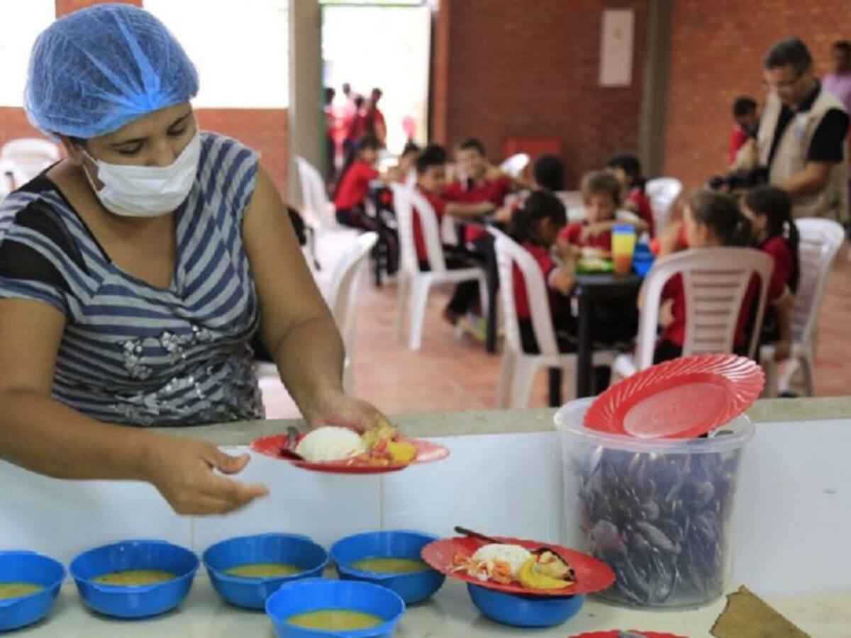 284 mil estudiantes antioqueños se beneficiarán con el PAE