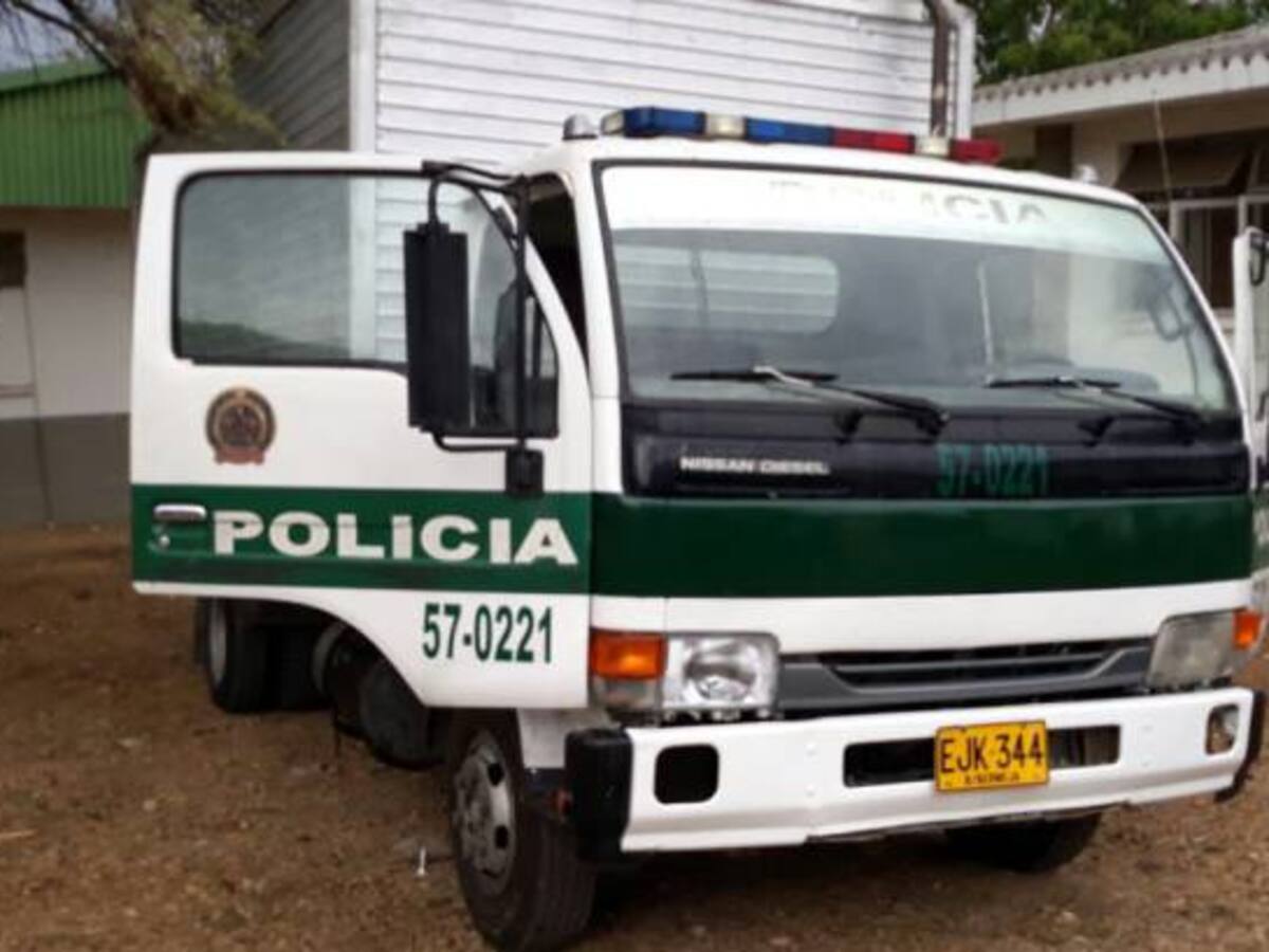 Furgón de la Policía transportaba mercancía de contrabando