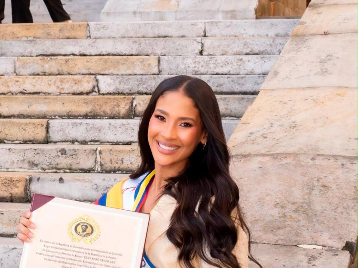 Señorita Bolívar recibe condecoración del Congreso de la República por su liderazgo social