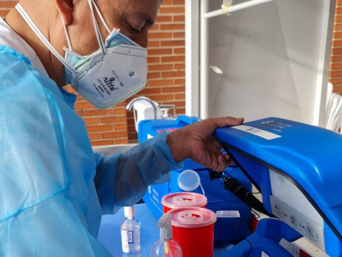 Distrito extiende horarios de vacunación hasta las 9 de la noche