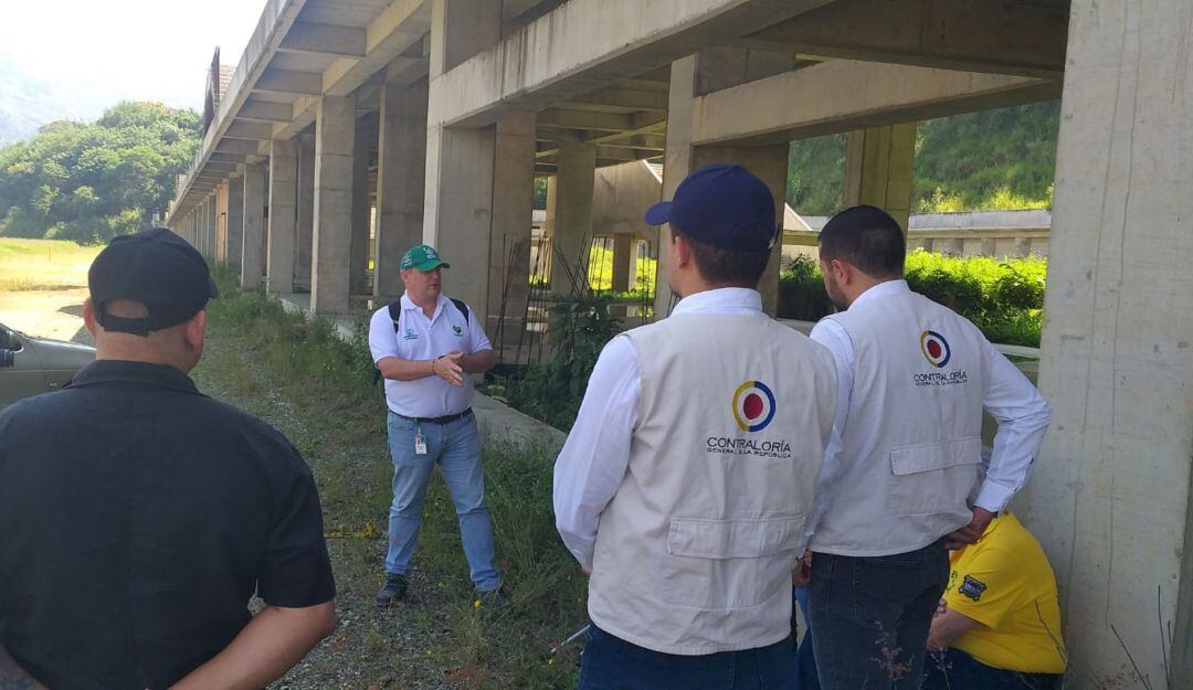 Contraloría visita obras