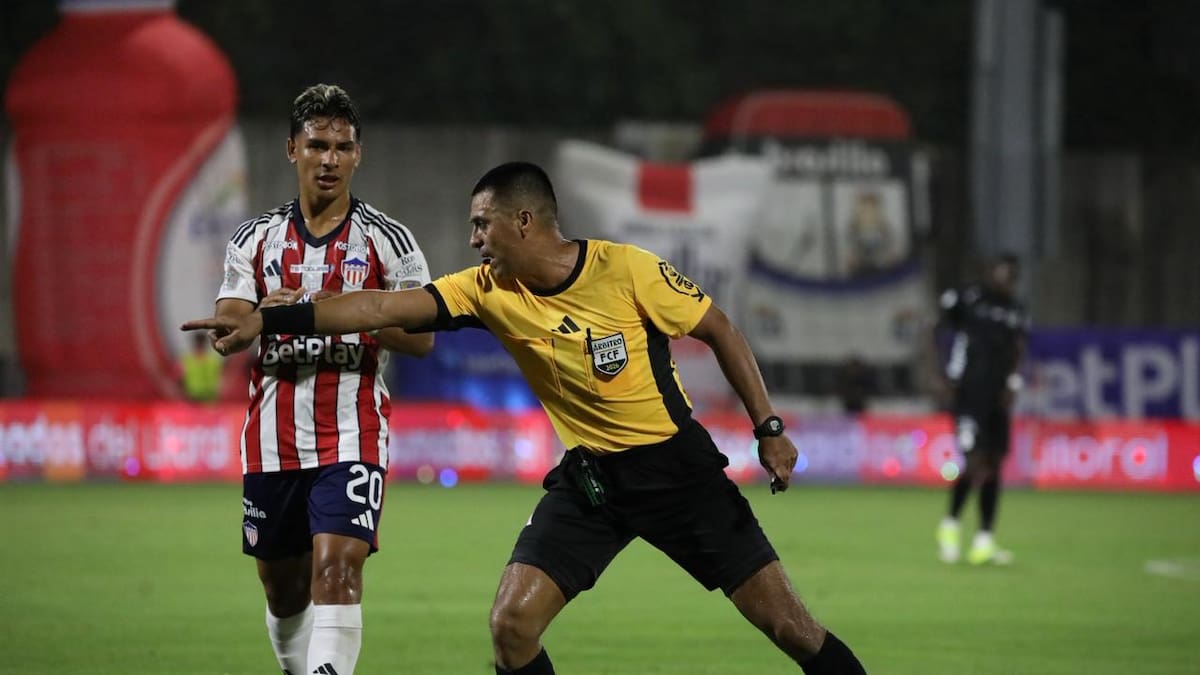 Tulio Gómez estalla contra árbitro: “Tuvo que esperar hasta el minuto 99 para meternos la mano”