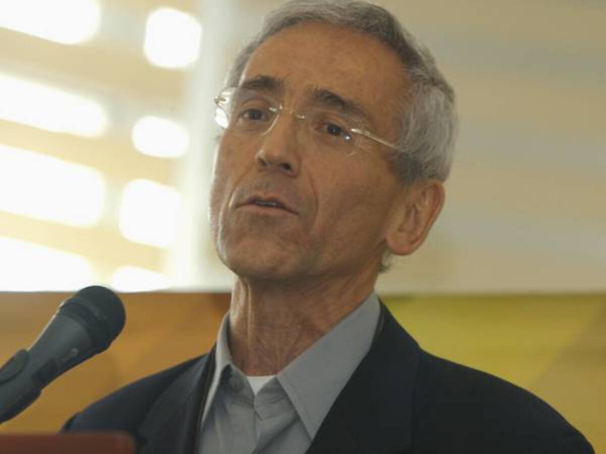 Padre de Roux se ofrece en canje por el secuestrado Odín Sánchez