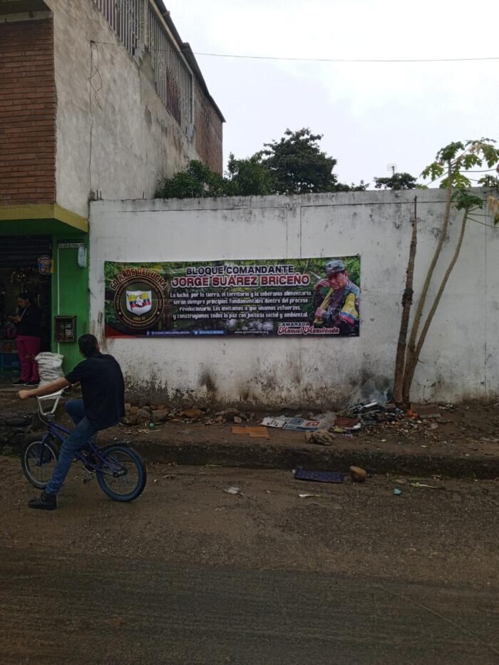 Las personas que instalaron mencionados elementos; y cuyo objetivo, era generar terror y zozobra en la comunidad huilense.