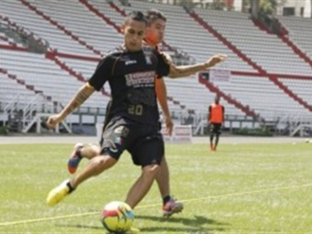 El Real Valladolid incorpora al lateral colombiano Gilberto "Alcatraz" García