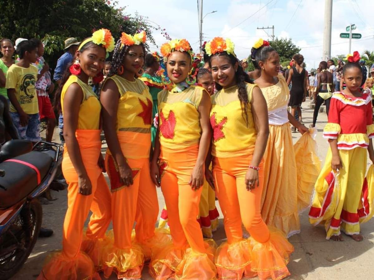 Clemencia disfrutó del desfile de capitanas y comparsas